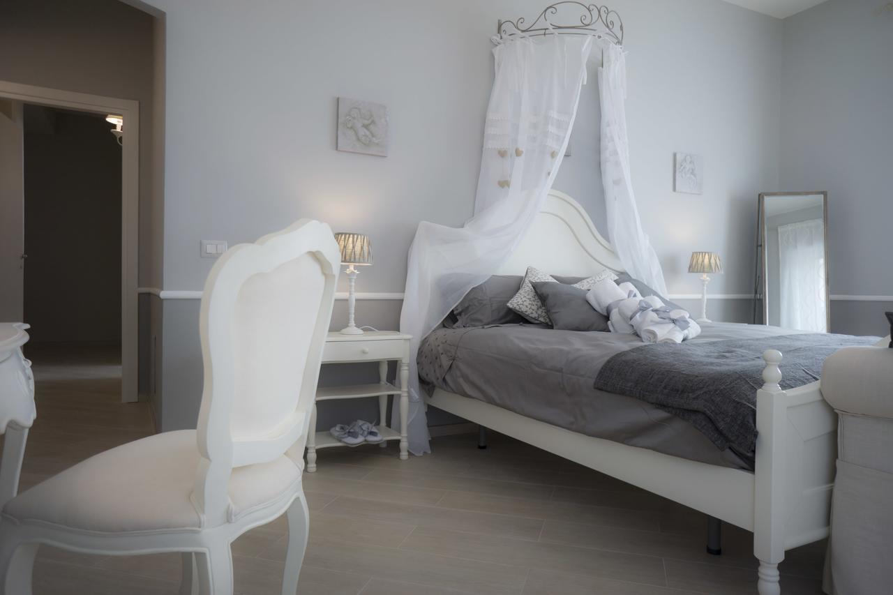 B&B Donna Ada Salerno Exteriör bild