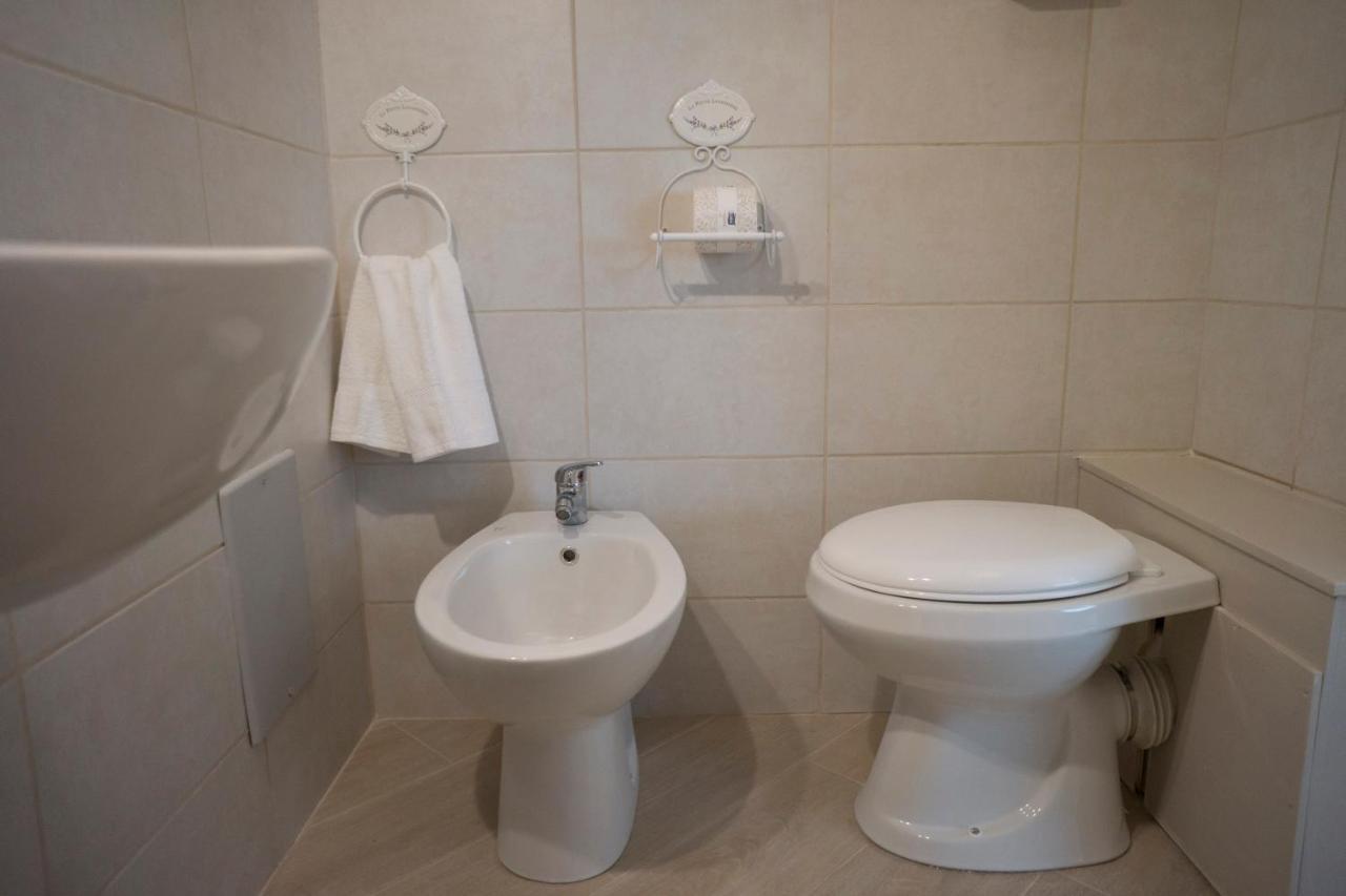 B&B Donna Ada Salerno Exteriör bild